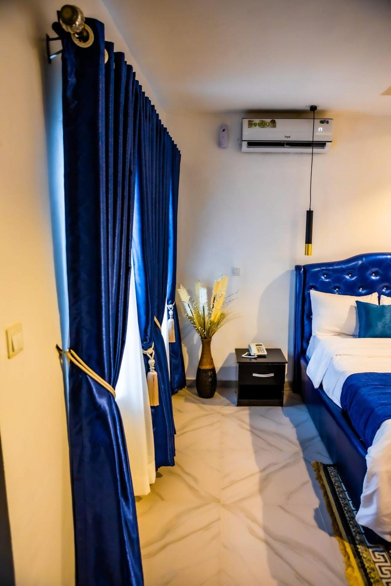 El Elyon Hotel And Suites Lagos Ngoại thất bức ảnh